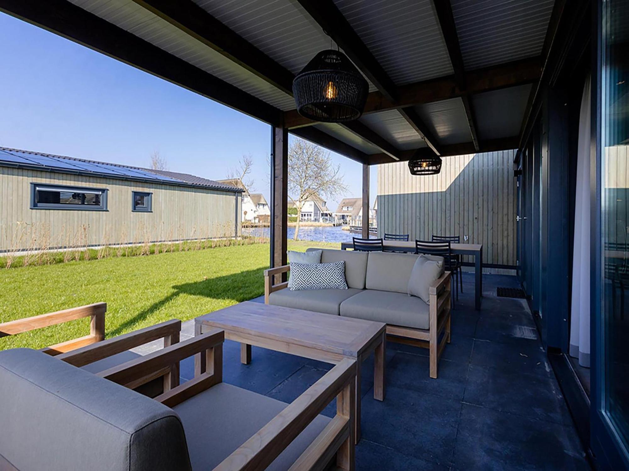 Luxury Docklodge On The Water Delfstrahuizen Exterior foto